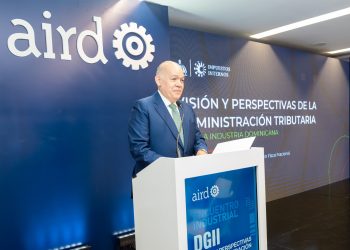 Urrutia diserta en el Encuentro Industrial “DGII: Visión y Perspectivas de la Administración Tributaria”, organizado por la AIRD.