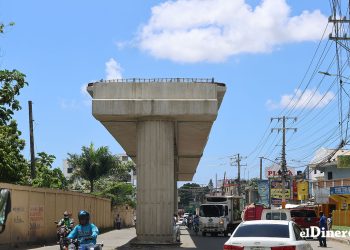 Hace dos años se inició la construcción de la línea 1B, pero la obra luce muy atrasada.