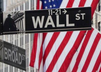 Dow se situaba en los 53,887 puntos.