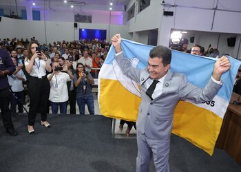 Marçal Filho toma posse em solenidade concorrida na manhã desta quarta-feira, em Dourados. Foto: A. Frota