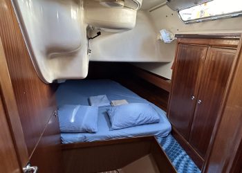 Chronos port aft cabin for guests
