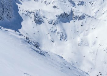 La gendarmerie alerte sur le fort risque d'avalanche dans plusieurs massifs des Pyrénées