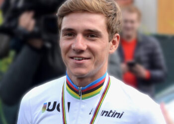 Vingegaard abandonne, Evenepoel gagne, Pogacar en Jaune, Seixas a perdu du temps