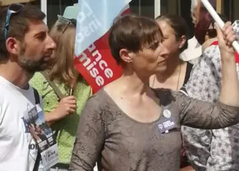 Loi Agricole, Sylvie Ferrer dénonce "un scandale"