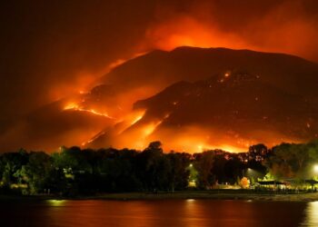 Incendies "La situation demeure très défavorable" ce dimanche