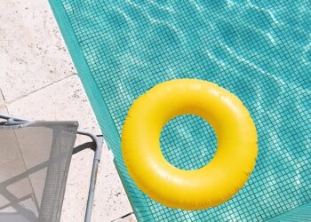 Un petit garçon mort noyé dans une piscine