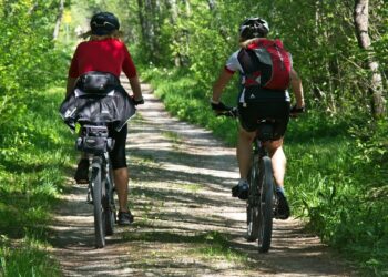 Atteinte d’un cancer, elle va parcourir 4 400 km à vélo
