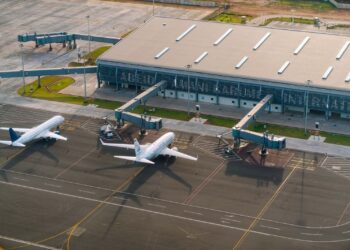 Un train d’atterrissage ne se ferme pas, un avion revient se poser à l’aéroport