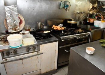 Lourdes, fermé par la préfecture, le restaurant reste ouvert