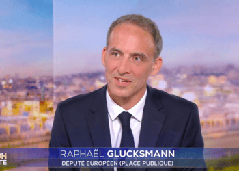 Léa Salamé se retire du 20h de France2 après la candidature de Raphaël Glucksmann