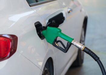 Baisse du prix du pétrole mais hausse des prix du carburant