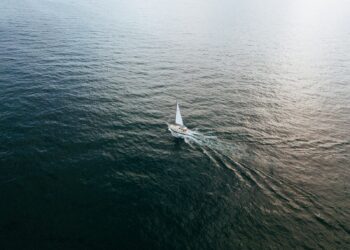 Route du Rhum, Vendée Globe... Pourquoi les grandes courses au large partent-elles toujours pendant l'automne ?
