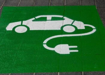 Prix des carburants au niveau historique favorise la voiture électrique