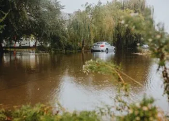 Les images impressionnantes des inondations dans l’Hérault et dans le Gard