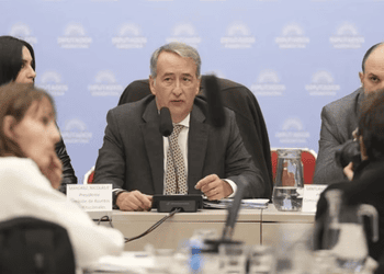 El Gobierno acordó con los aliados restituir los límites a la venta de tierras para blindar el DNU 70/23