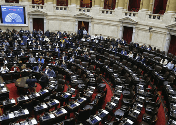 Quiénes son los diputados «dialoguistas“ que ayudaron al Gobierno a blindar el DNU 70