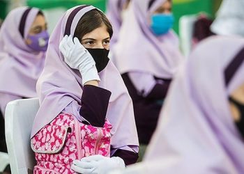 بازگشایی مدارس همزمان با موج سوم کرونا در ایران، جان میلیون ها کودک را به خطر می اندازد