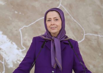 دختران دلیری که در خط مقدم ایستاده‌اند، بهترین گواهان طینت پیشرو قیام‌اند