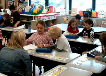 Early elementary school start times tougher on economically advantaged children, study finds