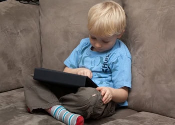 Speed it up or slow it down? The boundaries of reading apps for children