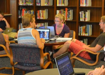 Study suggests Facebook not to blame for negative impact on grades