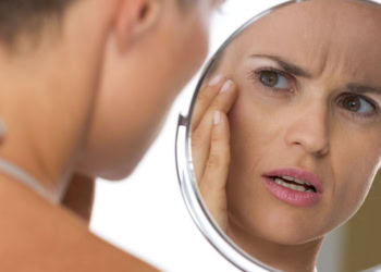 Mirror gazing: A compulsive and addictive aspect of body dysmorphic disorder