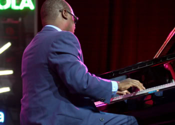 Study of jazz pianists finds ‘happy’ and ‘sad’ music evoke different neural patterns