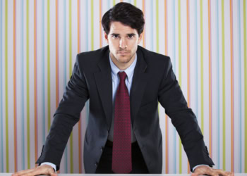 Study finds power posing has no beneficial effects in real-world situations