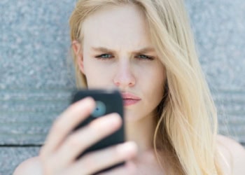 Anxiety-inducing Facebook use linked to higher rates of upper respiratory infection, study finds