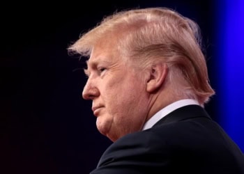 Right-wing individuals are more tolerant of the spreading of misinformation by politicians