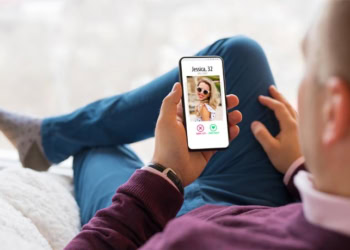 Men on Tinder do not appear to be intimidated by highly educated women, according to new research