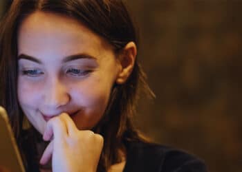 New study provides insight into the best pick-up lines to use on Tinder