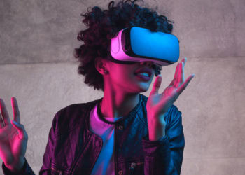 The virtual presence of another person dampens physiological response to fear, VR study finds
