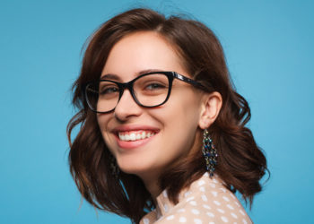 Wearing glasses does not always increase perceptions of intelligence, study shows