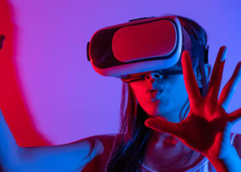 Virtual reality can inoculate people against the allure of alternative romantic partners, study finds