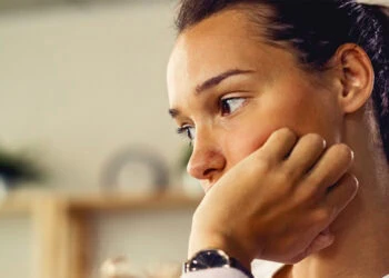 Mothers who feel unworthy of being loved have less supportive responses to child distress