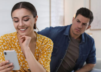 Study finds a bidirectional link between social media jealousy and the perpetration of violence in romantic relationships