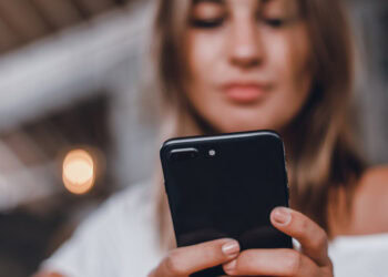 Digital distortions: Study explores the consequences of photo editing on self-perception and self-esteem in social media users