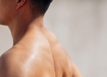 Men’s neck musculature informs perceptions of parental abilities and interest in long-term relationships  