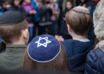 White Americans who dislike Jews also tend to endorse anti-Muslim attitudes, study suggests