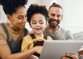 Positive adult bonds in childhood linked to reduced risk of later mental disorders