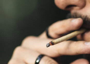 Cannabis affects cognitive and psychomotor performance differently based on usage patterns