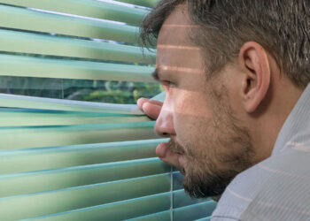 Exposure to conspiracy theories heightens paranoid thoughts, study finds