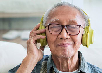 Musical memory remains resilient in old age, even for unfamiliar tunes