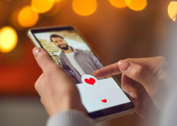 Fear of being single, romantic disillusionment, dating anxiety: Untangling the psychological connections