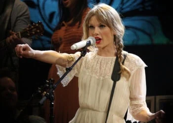 Public advocacy helps musicians’ fame and fortune, new study finds