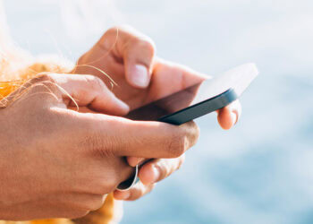 Introversion, texting habits, and self-confidence: Understanding the connections