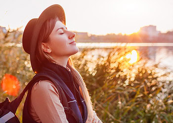 Conservatives are happier, but liberals lead more psychologically rich lives, research finds