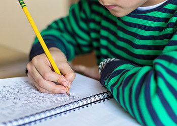 Handwriting trumps visual learning for teaching English to children