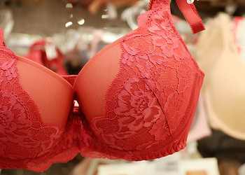 AI reveals racial differences in “ideal” breast shape
